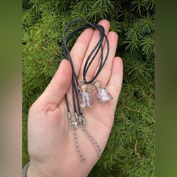 Labradorite + Lavender Rose Quartz Pendant | Cork Jar Necklace | Crystal Jewelry - Picture 4 of 6